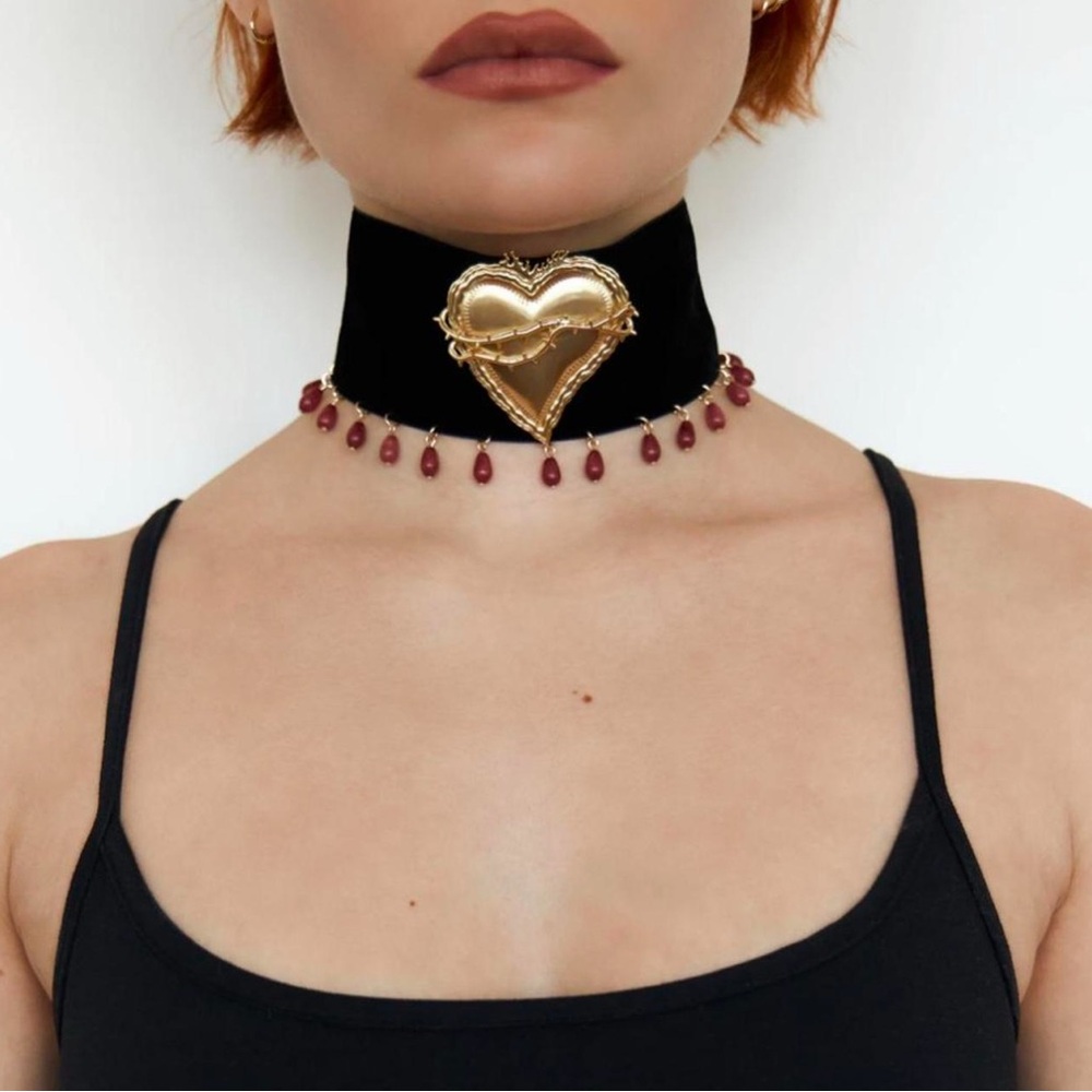 Mirror Palais Gold Heart Choker